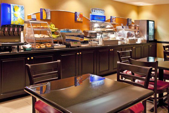 Holiday Inn Express & Suites Columbus East - Reynoldsburg By Ihg Ресторан фото